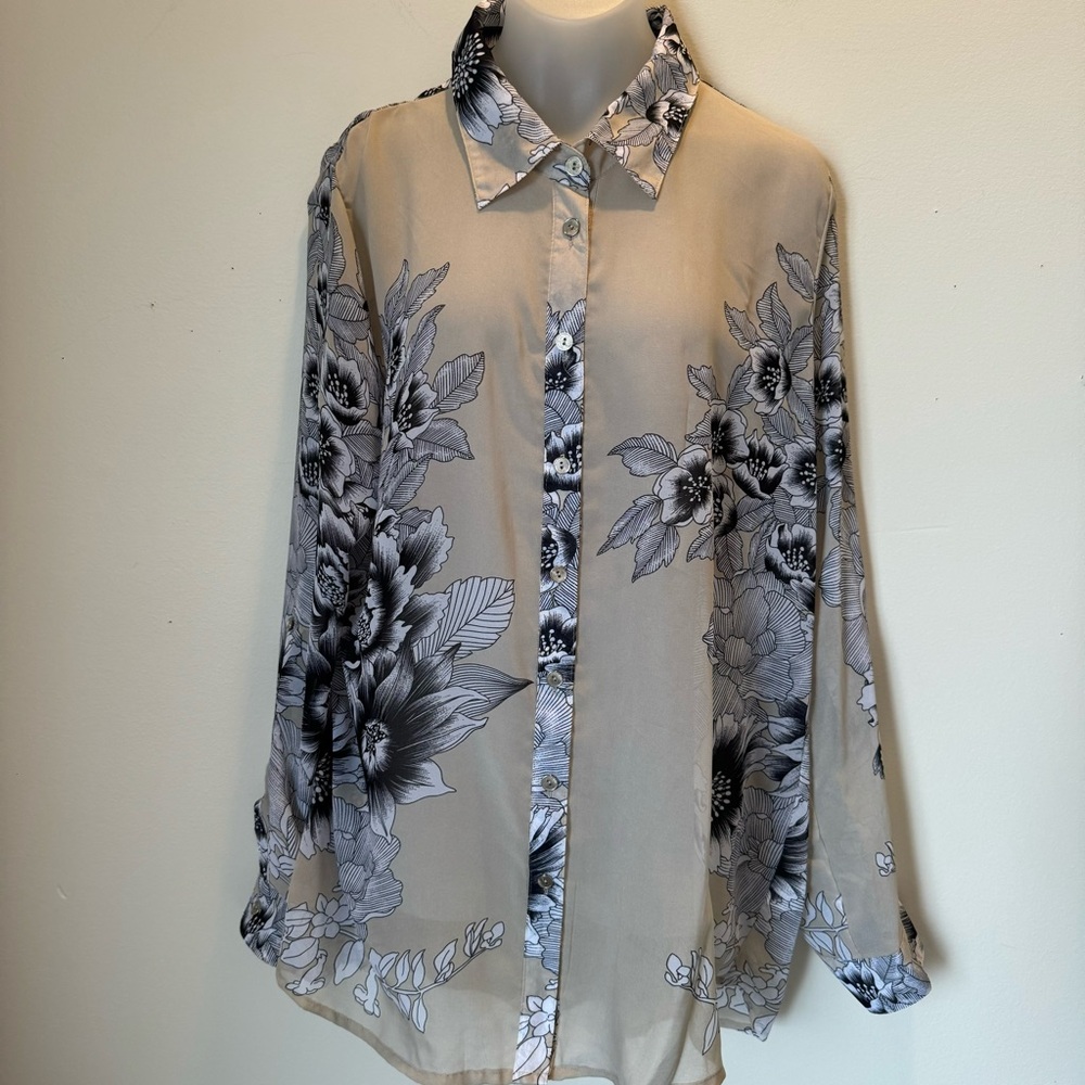 My collection Long Sleeve Button Front blouse size Large new not tags